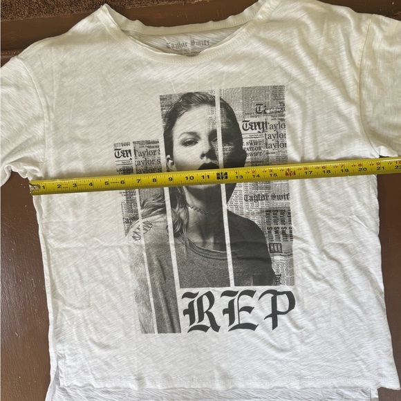 Taylor Swift Reputation Tour Tshirt. Women’s Small - Picture 5 of 6